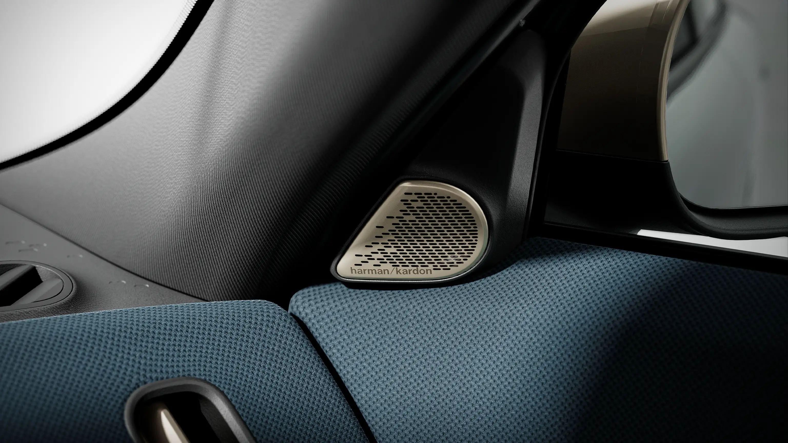 Video of the all-electric MINI Countryman Sound System