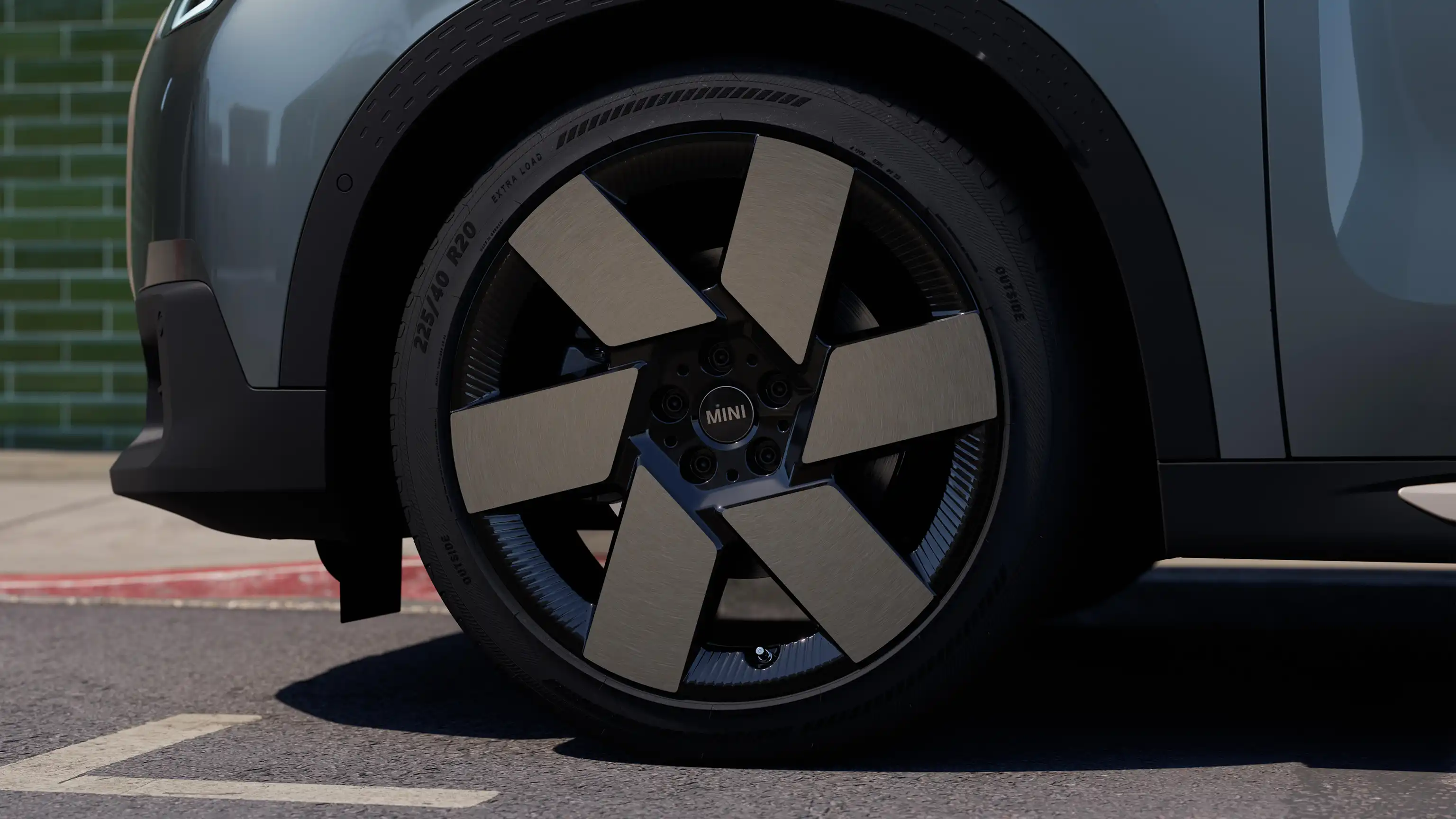 Video of spinning Windmill Spoke 2-tone Rim of the all-electric MINI Countryman