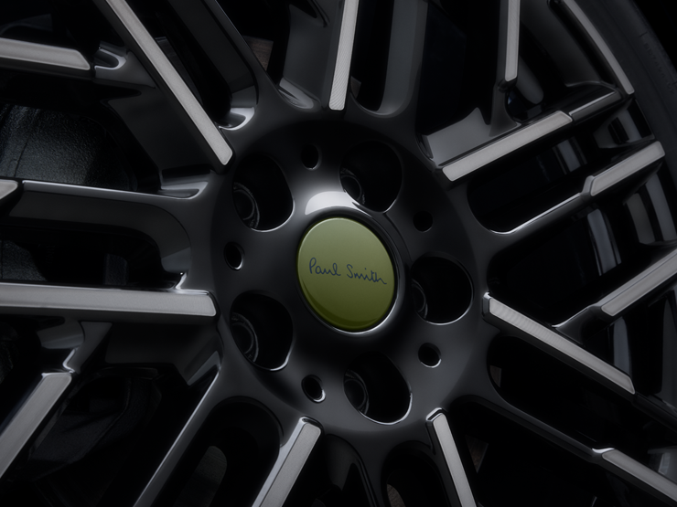 Close shot of the all-electric MINI Cooper Paul Smith Edition rims. 