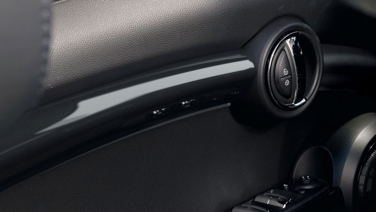 MINI Convertible Seaside Edition  – interior – door bezels