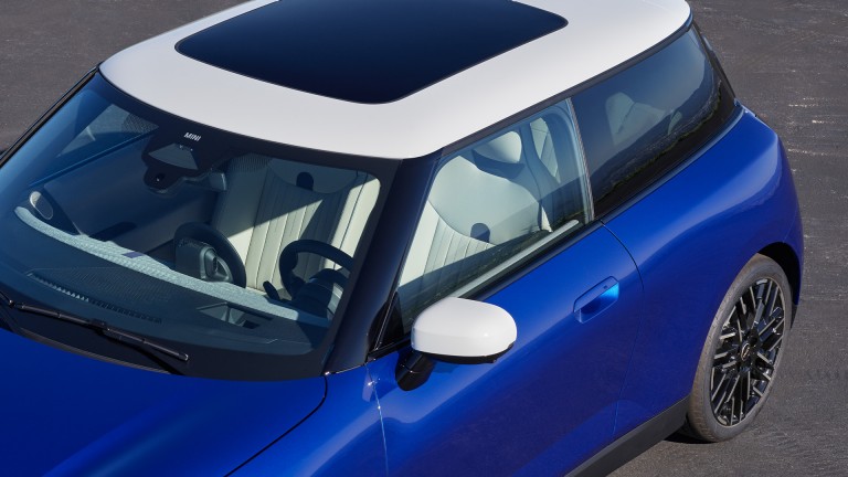 MINI all-electric - exterior gallery - sunroof details