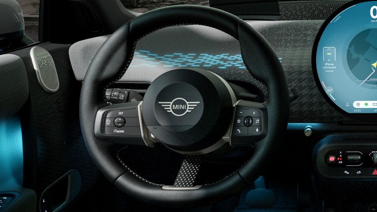 MINI all-electric - interior - wheel