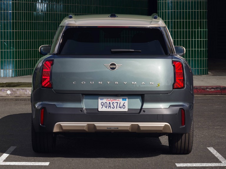 MINI all-electric Countryman - exterior - roof