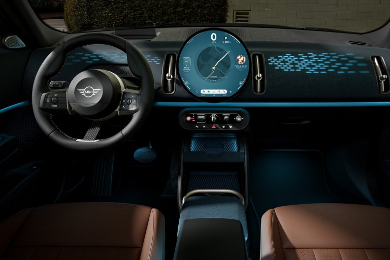 MINI all-electric Countryman - interior - dashboard