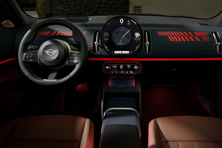 MINI all-electric Countryman - interior - dashboard