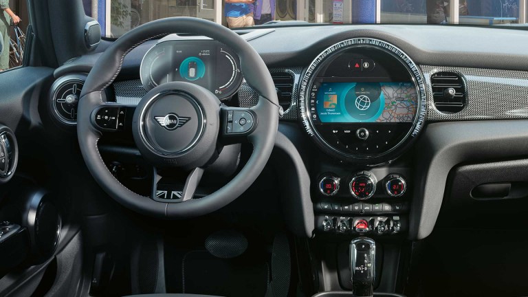 MINI 3-door Hatch – cockpit – comfort and tech packs